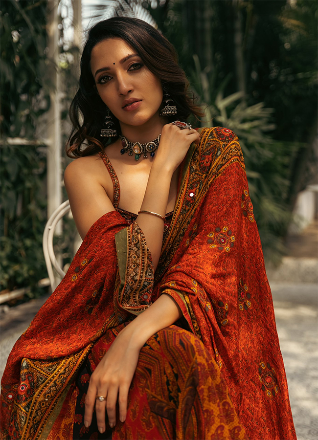 Actress_20Neha_20Shetty_20Hot_20photos_20.jpg 19