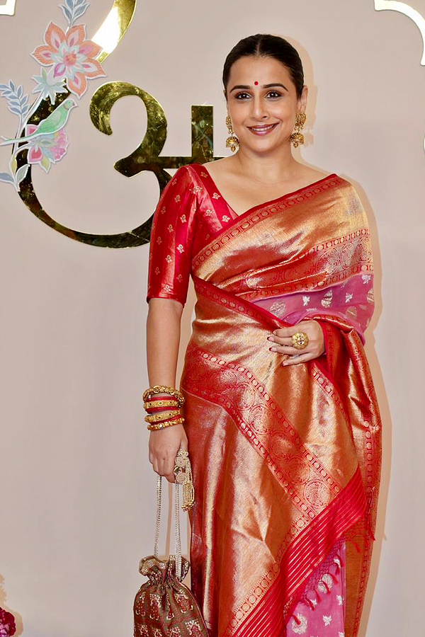 Celebreties_20Attend_20Anant_20Ambani_20and_20Radhika_20Merchant_20Wedding_20Photos10_20_281_29.jpg 30