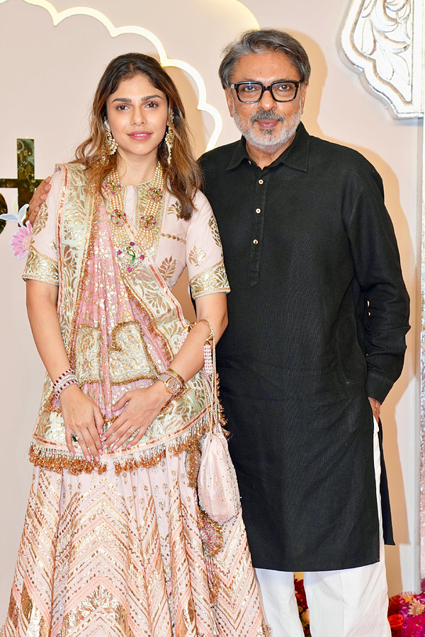 Celebreties_20Attend_20Anant_20Ambani_20and_20Radhika_20Merchant_20Wedding_20Photos11_20_283_29.jpg 37