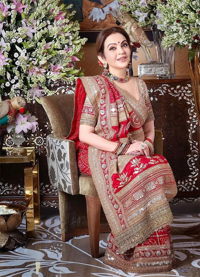 Celebrities_20in_20Anant_20Radhika_20Wedding_20And_20Ambani_20Family_20Dandiya_20Dance_20Photos__20_289_29.jpg 9