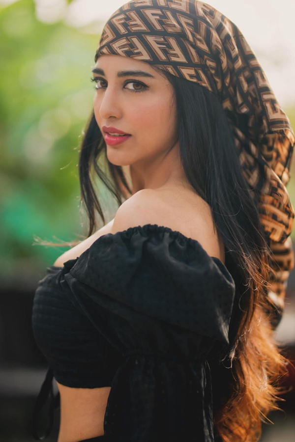 Daksha-Nagarkar-11_0.jpg 12