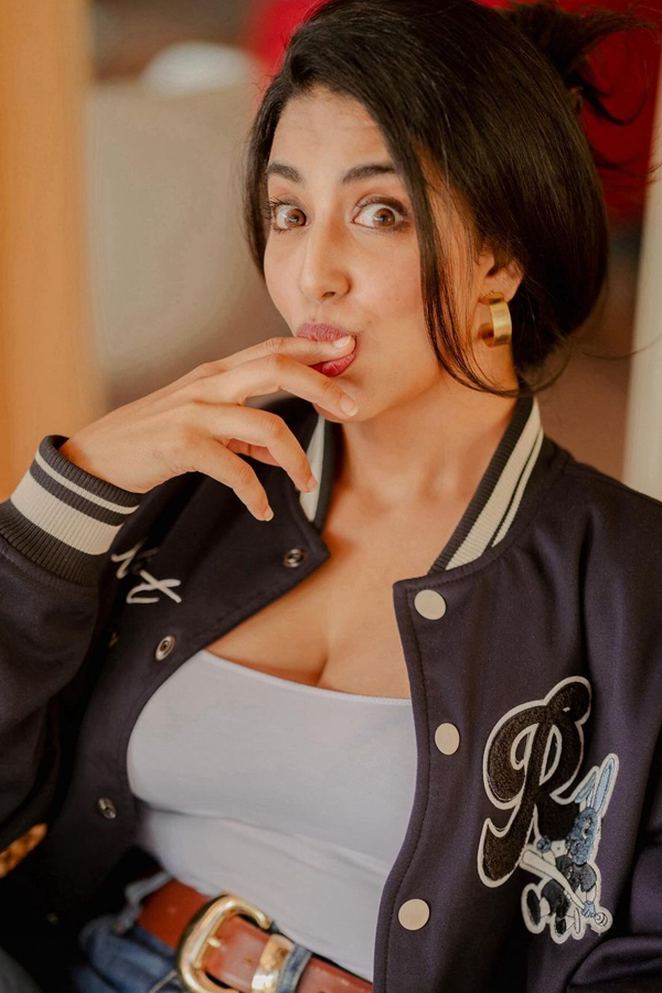 Daksha-Nagarkar-1_0.jpg 2