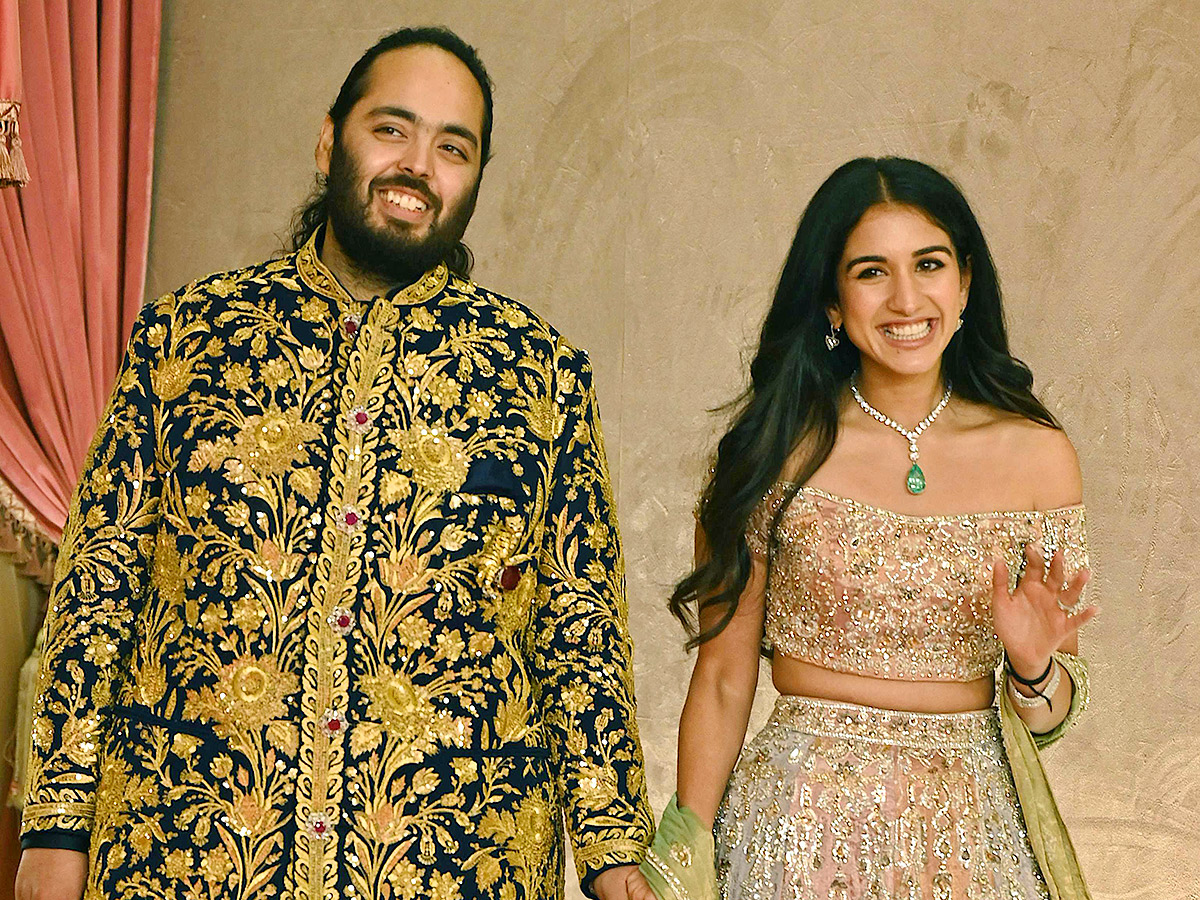 Famous_20CEOs_20to_20Attend_20Anant_20Ambani_20And_20Radhika_20Merchant_20Wedding_1.jpg 1