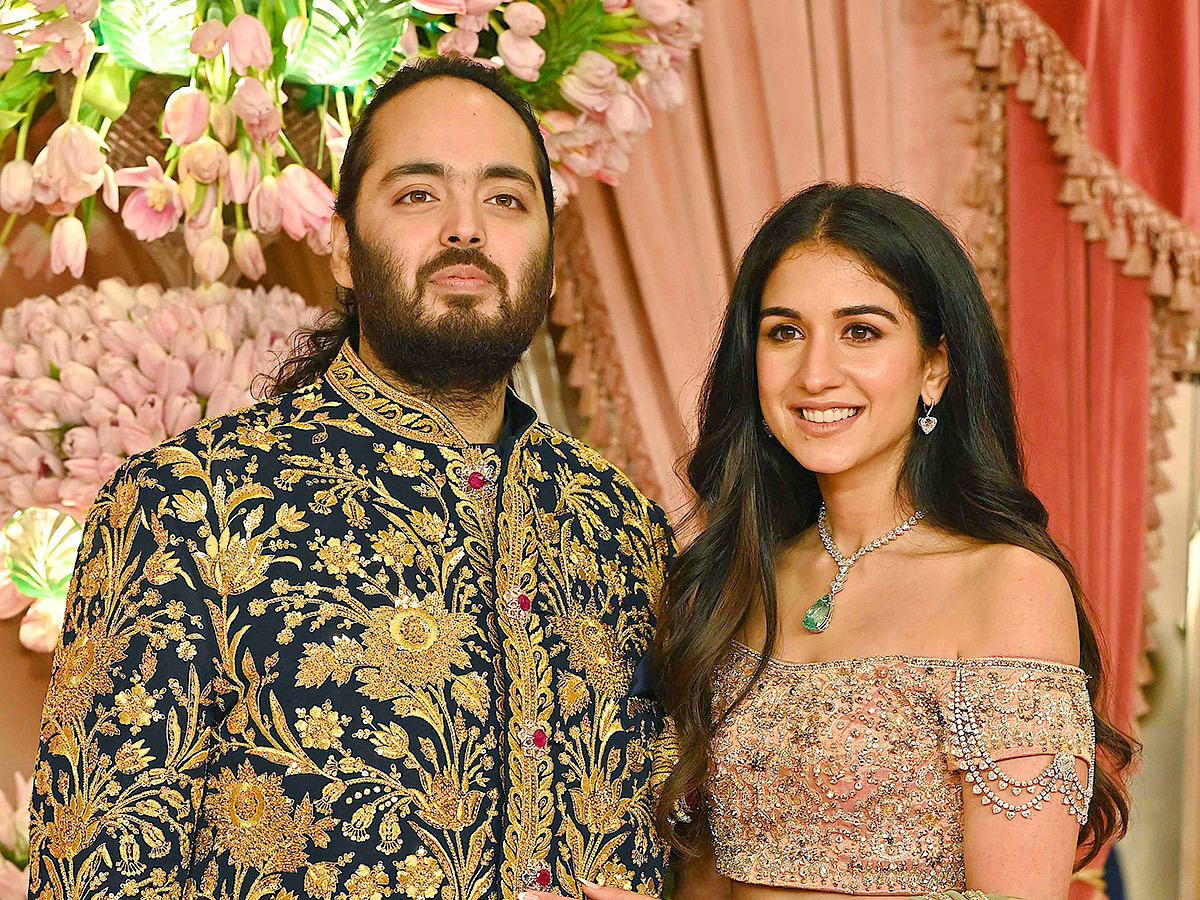Famous_20CEOs_20to_20Attend_20Anant_20Ambani_20And_20Radhika_20Merchant_20Wedding_12.jpg 12