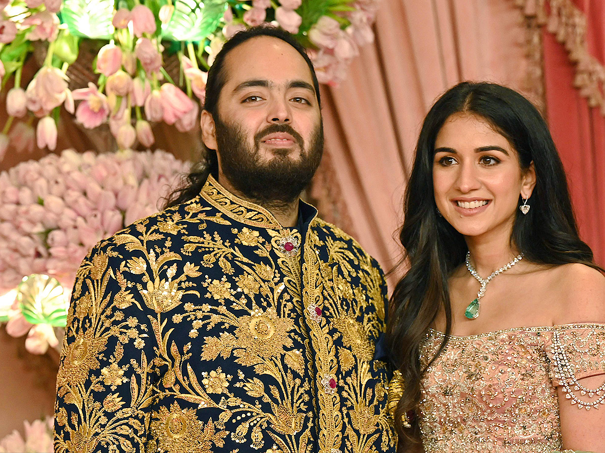 Famous_20CEOs_20to_20Attend_20Anant_20Ambani_20And_20Radhika_20Merchant_20Wedding_14.jpg 14