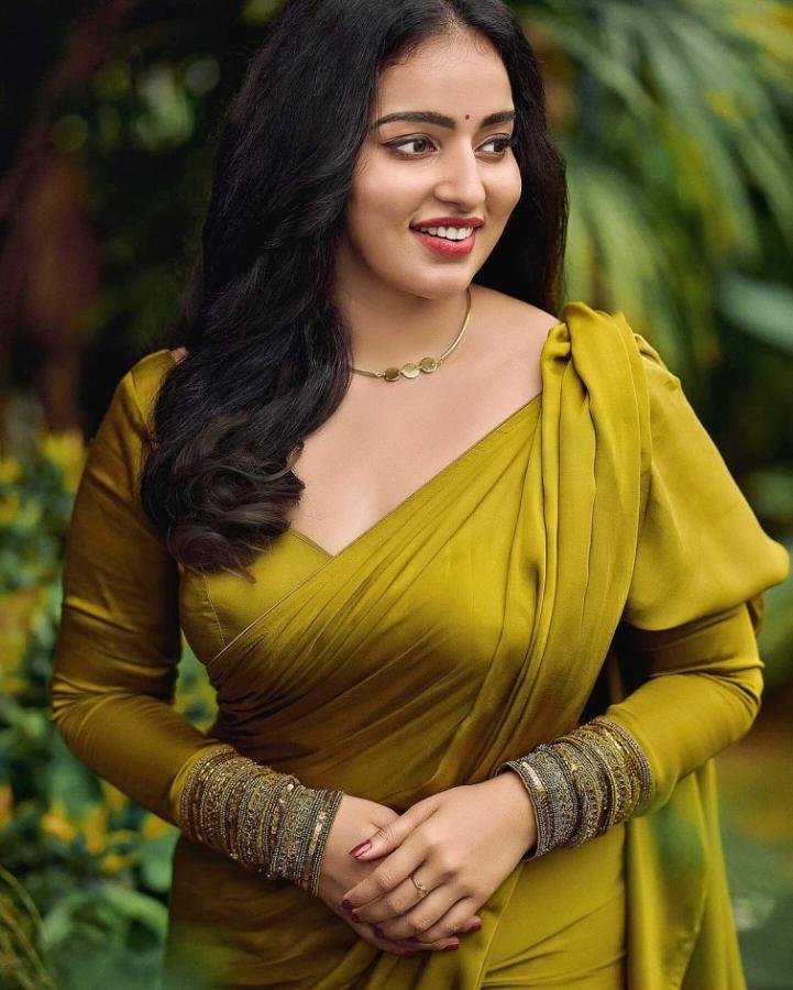 MalavikaMenon-06.jpg 6