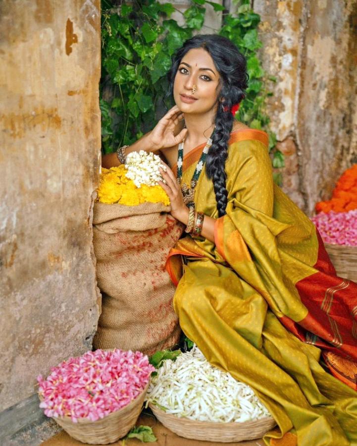 NavyaNair-06.jpg 6