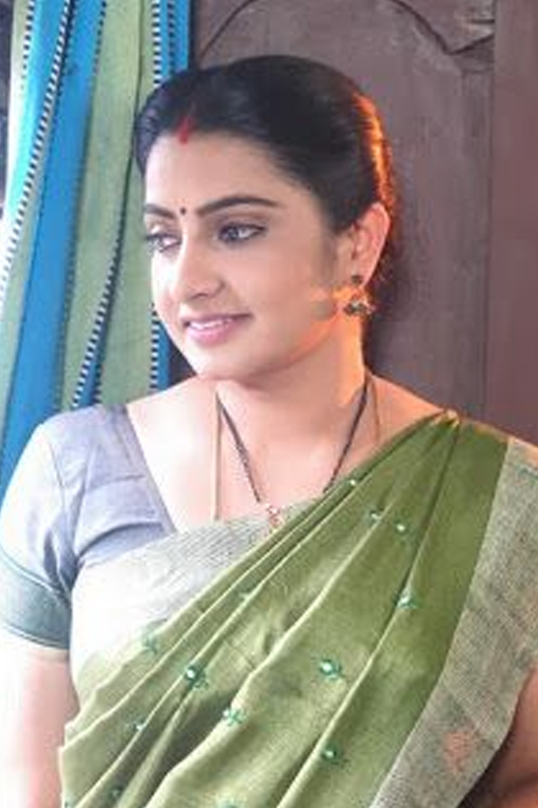 Sujitha-Dhanush-11.jpg 12