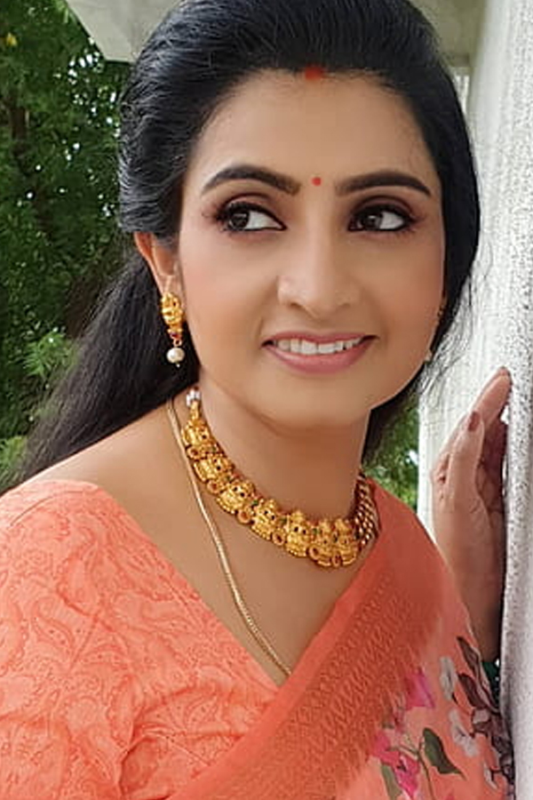 Sujitha-Dhanush-13.jpg 14