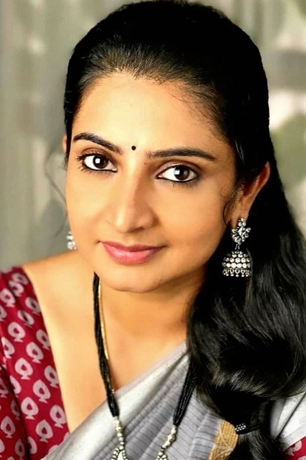 Sujitha-Dhanush-17.jpg 18
