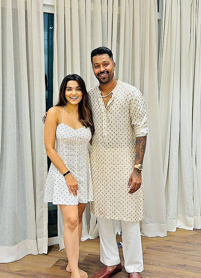 hardik_20pandya_20Fan_20girl_20moment_20photos_2.jpg 2