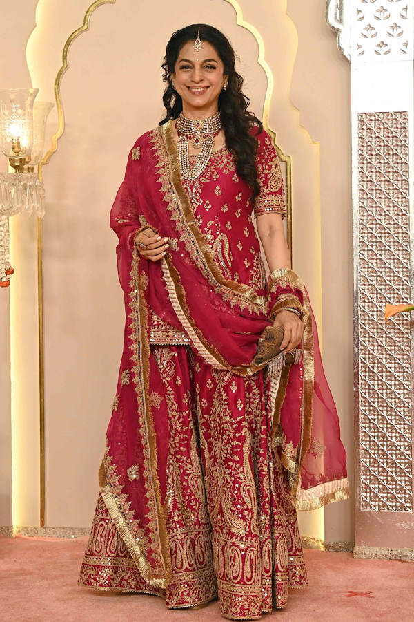 17.Juhi-Chawla.jpg 19