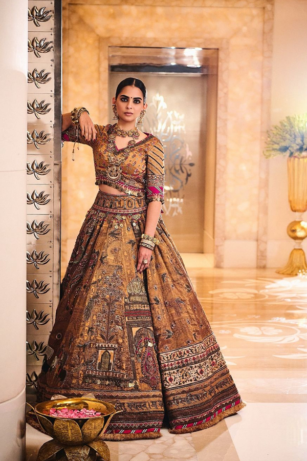 4.Isha-Ambani.jpg 5