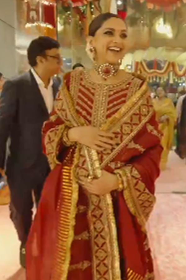 7.Deepika-Padukone.jpg 8