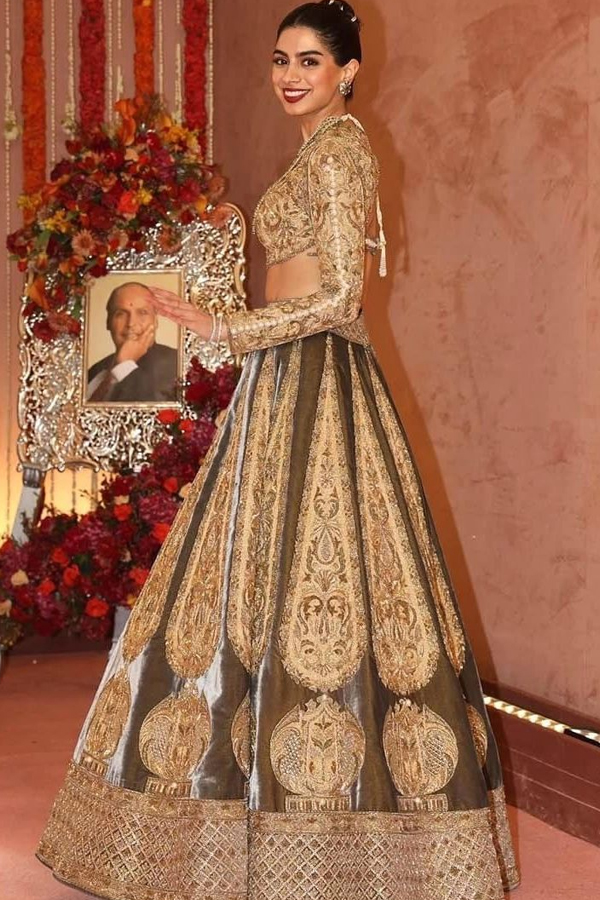 9.Kushi-Kapoor.jpg 11
