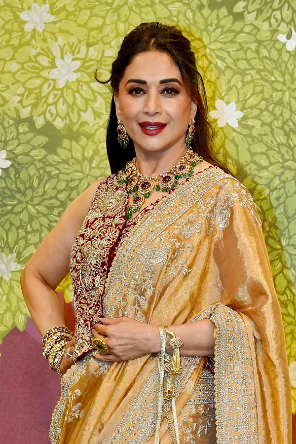 Anant_20Ambani_20Radhika_20Merchant_20Shubh_20Aashirwad_20Ceremony_20Photos_20_286_29.jpg 7