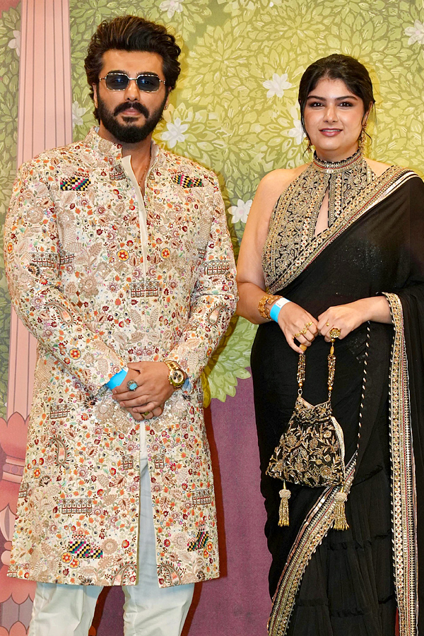 Anant_20Ambani_20Radhika_20Merchant_20Shubh_20Aashirwad_20Ceremony_20Photos_20_288_29.jpg 9