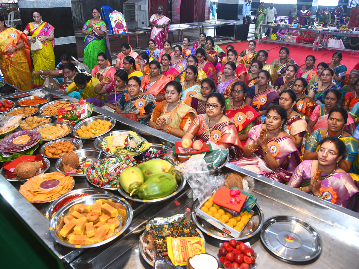 Ashadha_20Mahotsavam_20in_20indrakeeladri_20temple_1.jpg 1
