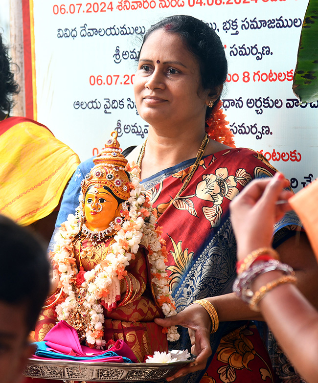 Ashadha_20Mahotsavam_20in_20indrakeeladri_20temple_17.jpg 17