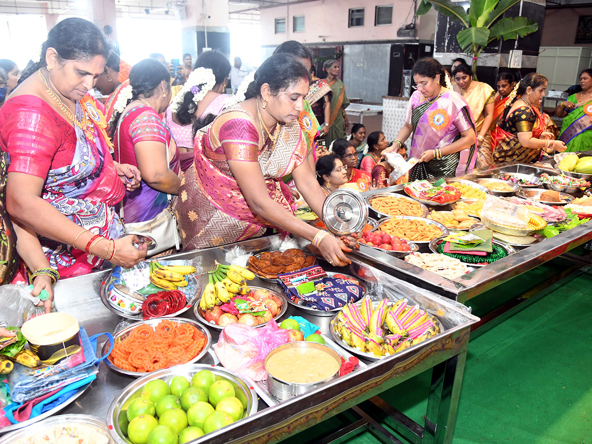 Ashadha_20Mahotsavam_20in_20indrakeeladri_20temple_2.jpg 2