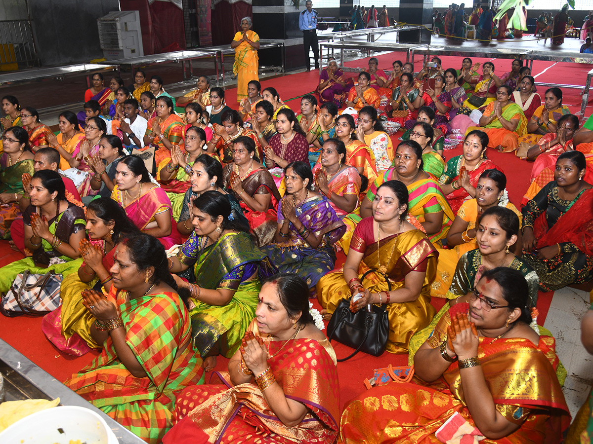 Ashadha_20Mahotsavam_20in_20indrakeeladri_20temple_6.jpg 6