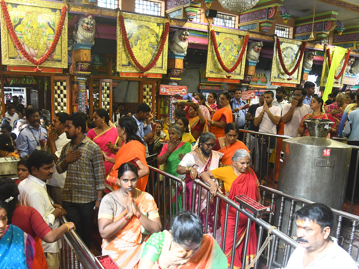Ashadha_20Mahotsavam_20in_20indrakeeladri_20temple_9.jpg 9