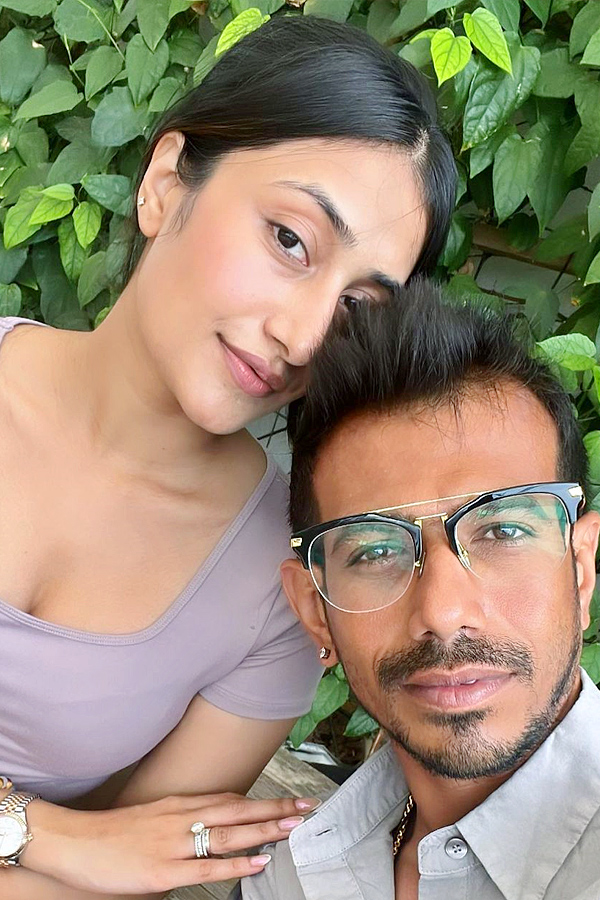 Dhanashree_20Verma_20and_20Yuzvendra_20Chahal_20ace_20the_20wedding_20guest_20glam_20look_20Photos_20_282_29.jpg 3