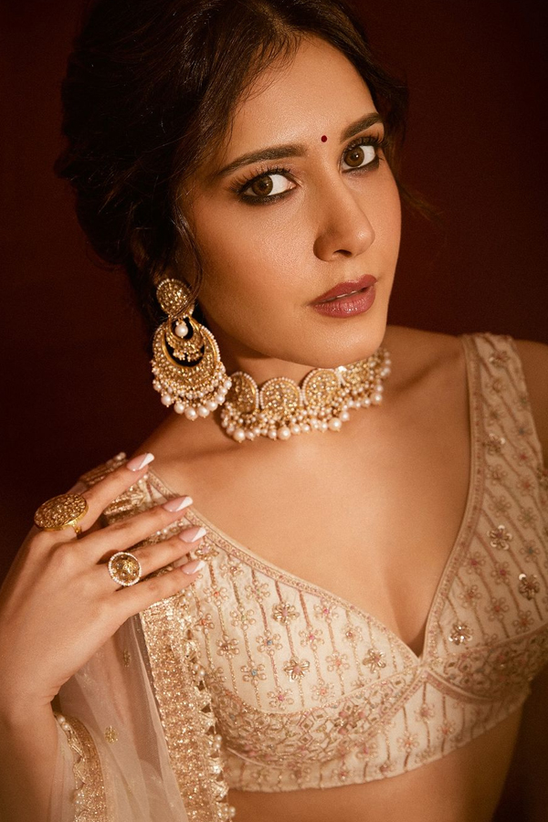 Raashii-Khanna-8.jpg 9