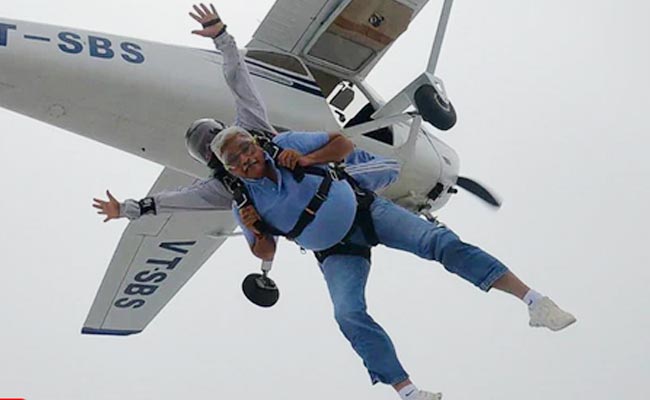 Union_Minister_Skydive.jpg