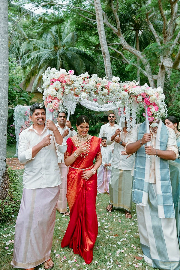 Varalaxmi_20Sarathkumar_20Wedding_20Happy_20Moments_20With_20Her_20Husband_20Nicholai_20Sachdev_20Photos_20_20_283_29.jpg 4