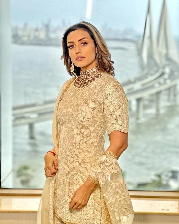 MaheshBabu-NamrataShirodkar_AnantRadhikaWedding_03.jpg 7