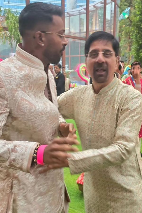 On_20A_20Night_20Full_20of_20love_20Hardik_20Pandya_20At_20Anant_20Ambani_20Radhika_20Merchant_20Wedding_20Ceremony_20Photos_20_283_29.jpg 4