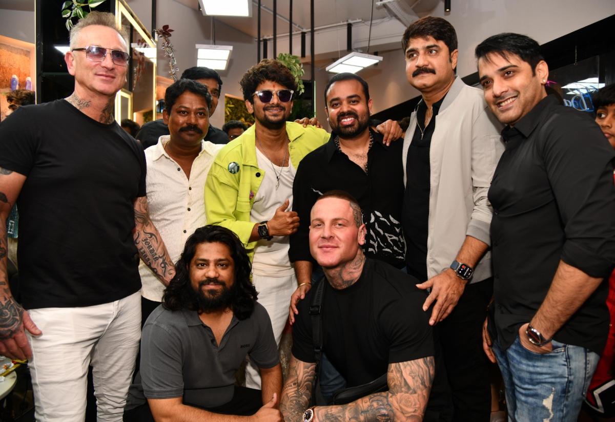 TBC-Luxury-Saloon-Launch-By-Tollywood-Celebreties-Photos-07.jpeg 40