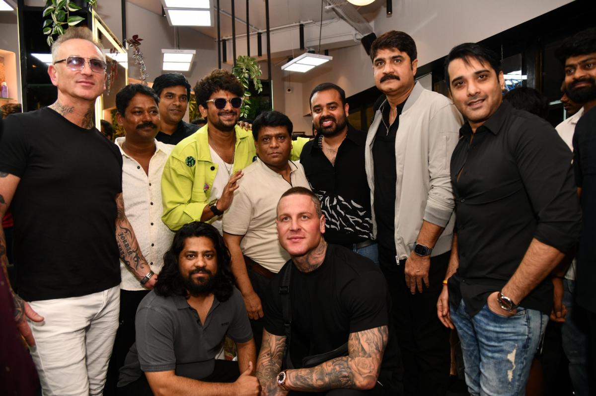 TBC-Luxury-Saloon-Launch-By-Tollywood-Celebreties-Photos-08.jpeg 7