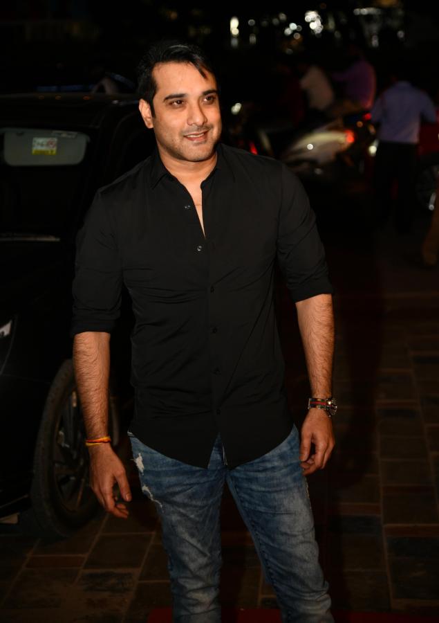 TBC-Luxury-Saloon-Launch-By-Tollywood-Celebreties-Photos-32.jpeg 31