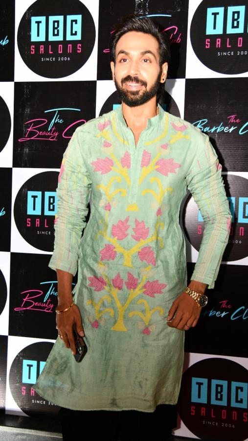 TBC-Luxury-Saloon-Launch-By-Tollywood-Celebreties-Photos-33.jpeg 32