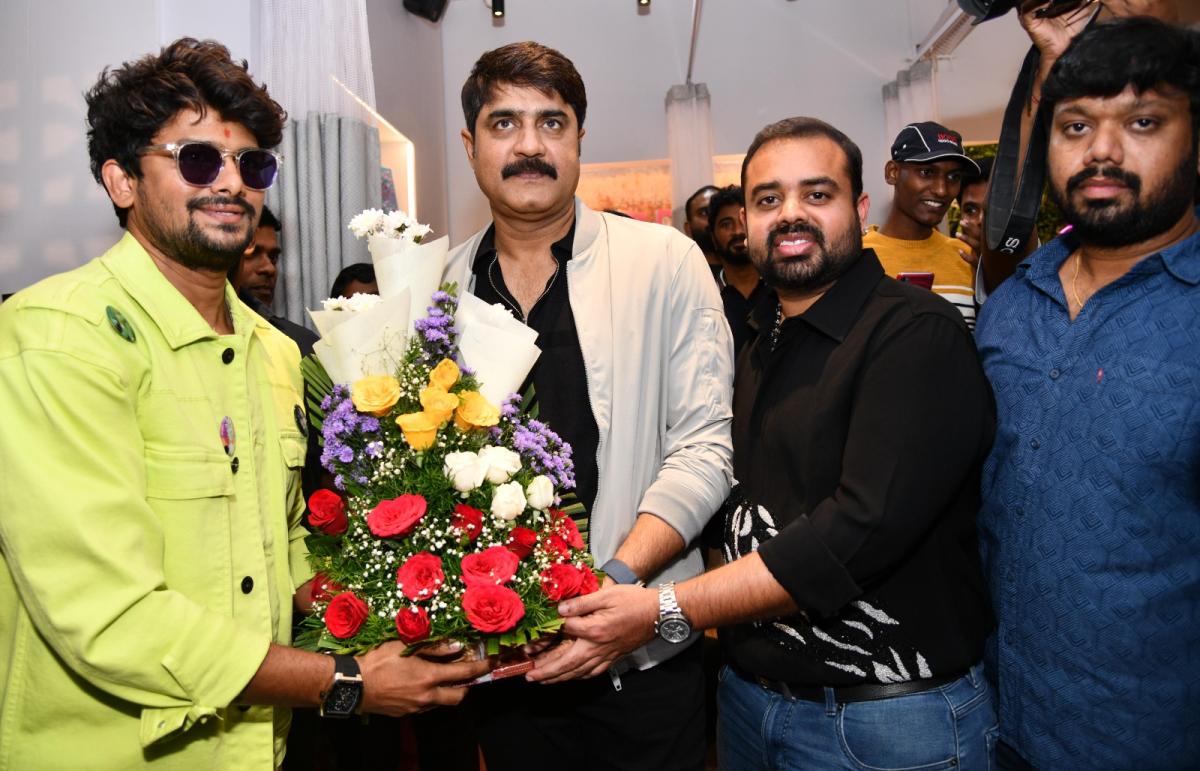 TBC-Luxury-Saloon-Launch-By-Tollywood-Celebreties-Photos-38.jpeg 37