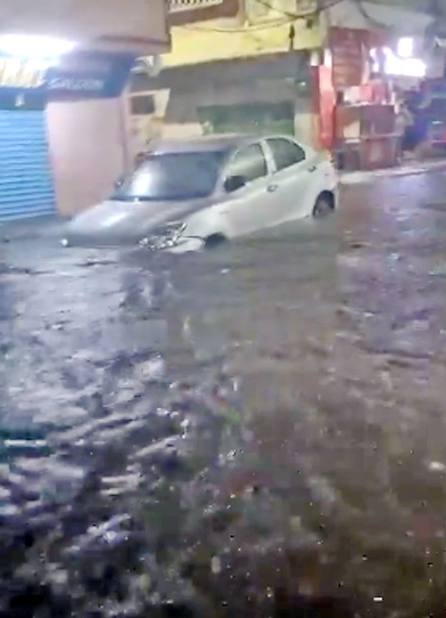 HYD-RAINS-05.jpg 3