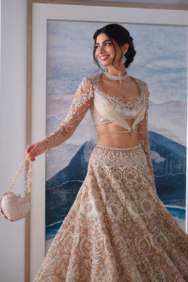 Janhvi_Kushi-Kapoor-12.jpg 13