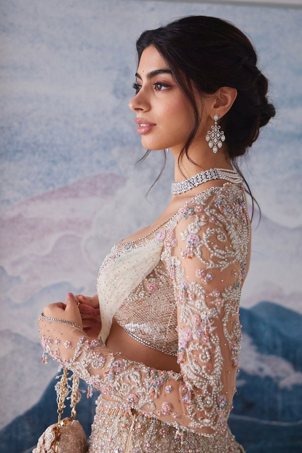 Janhvi_Kushi-Kapoor-13.jpg 14