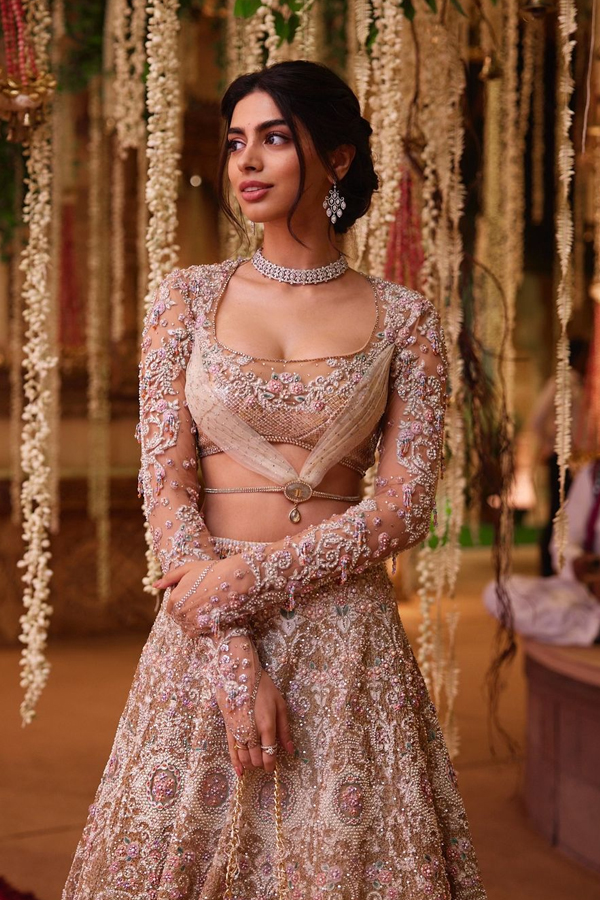 Janhvi_Kushi-Kapoor-14.jpg 15