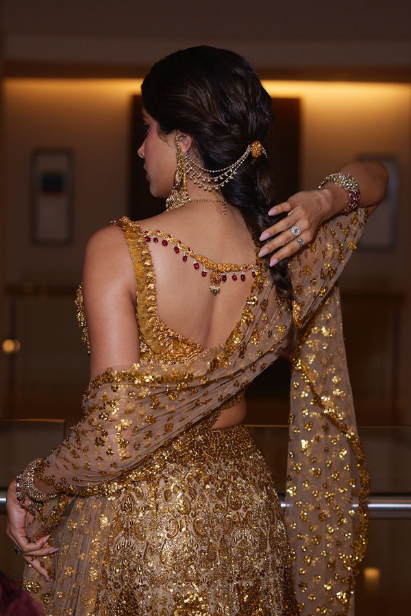 Janhvi_Kushi-Kapoor-3.jpg 4