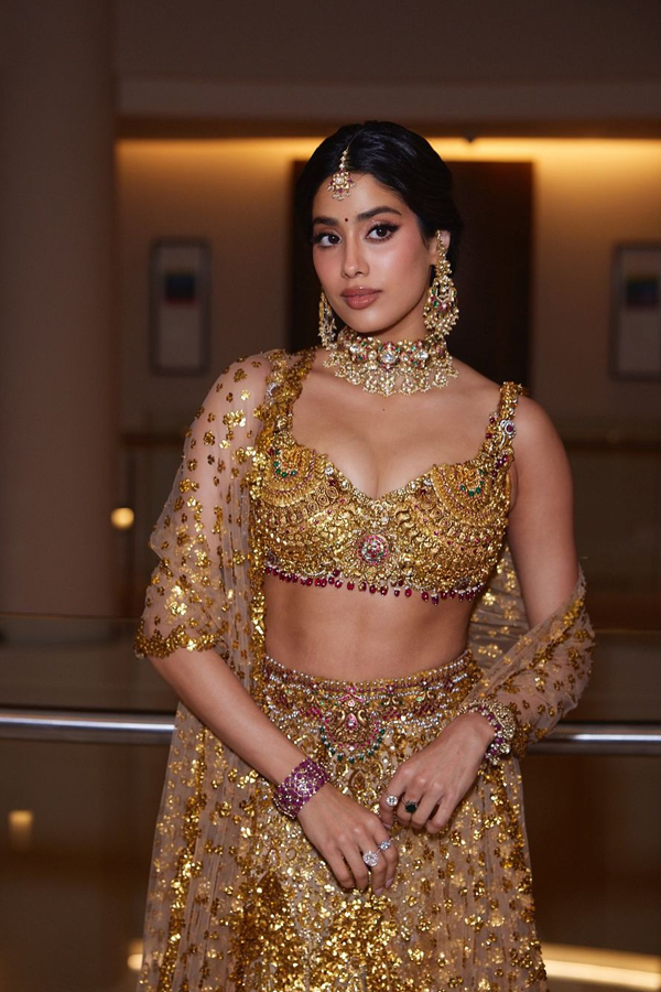 Janhvi_Kushi-Kapoor-6.jpg 7