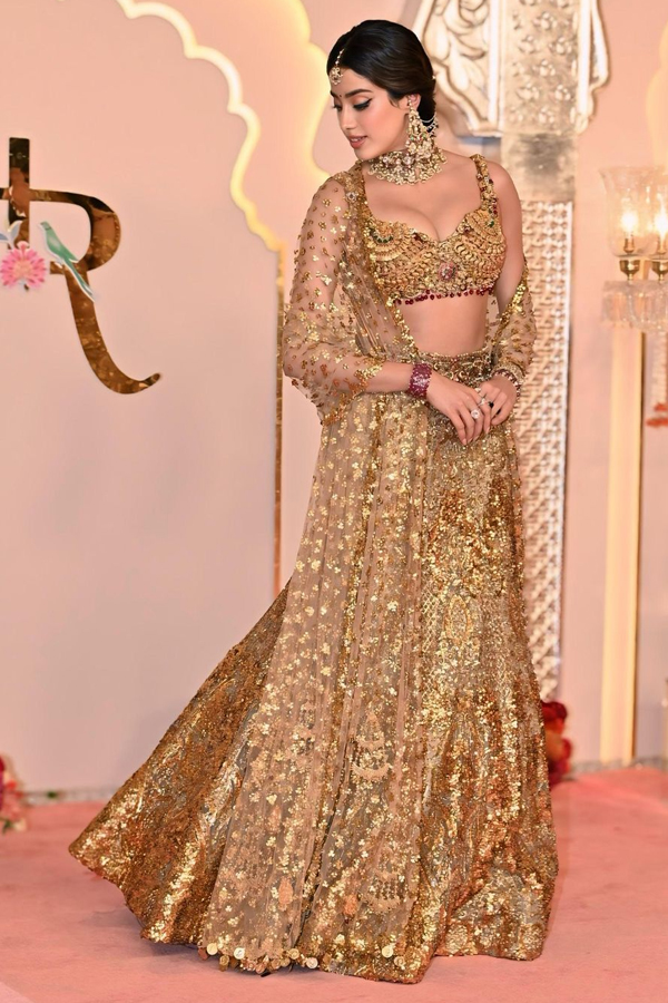 Janhvi_Kushi-Kapoor-8.jpg 9