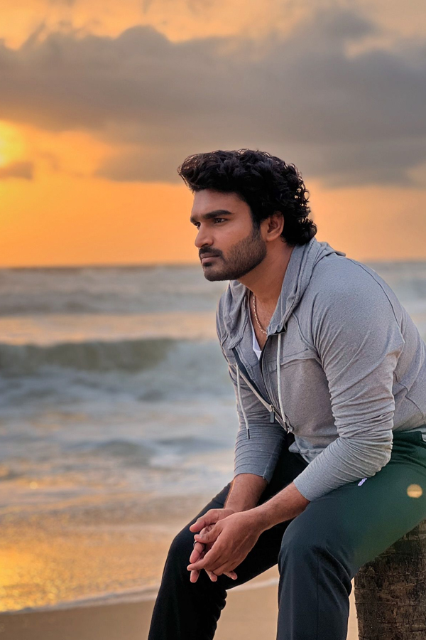 Kiran-Abbavaram-5_0.jpg 6