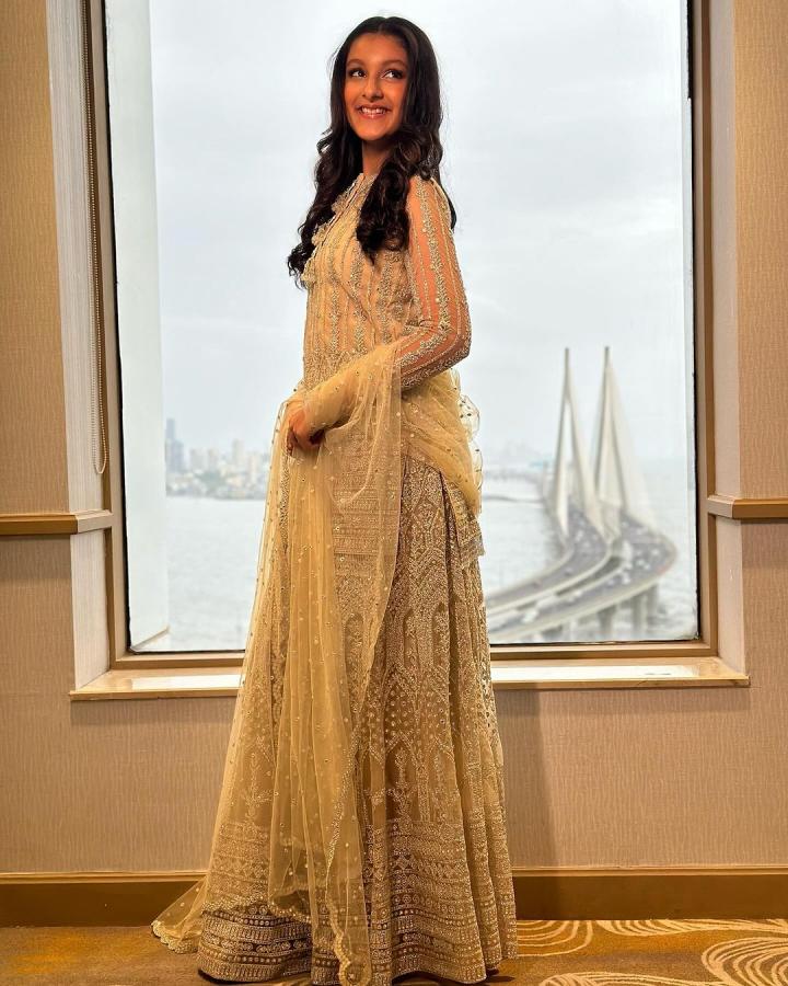 Sitara-04.jpg 11
