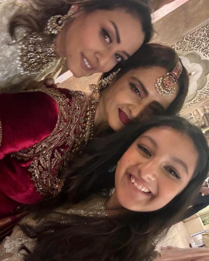 Sitara-10.jpg 12