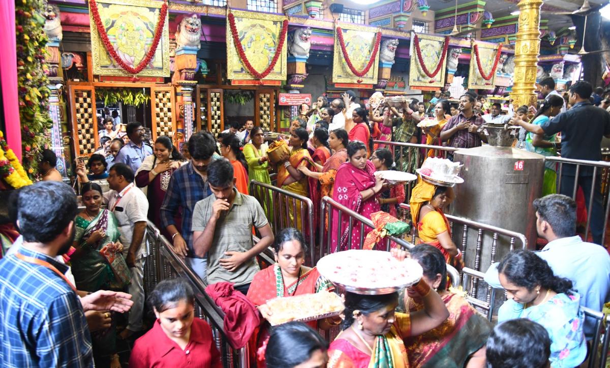 TelanganaBonalu-Durgamma-Vijayawada-09.jpeg 9
