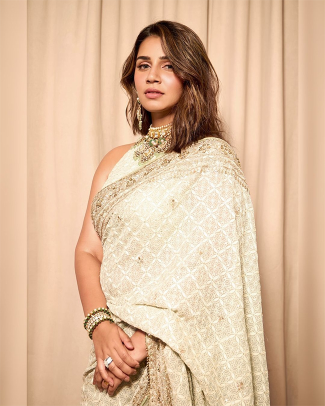 jasprit_20bumrah_20and_20sanjana_20ganesan_20anant_20ambani_20wedding__20_284_29.jpg 4