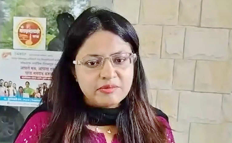 Puja-Khedkar-IAS-2.jpg